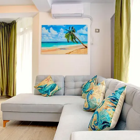 Madagascar By Alz * Năvodari