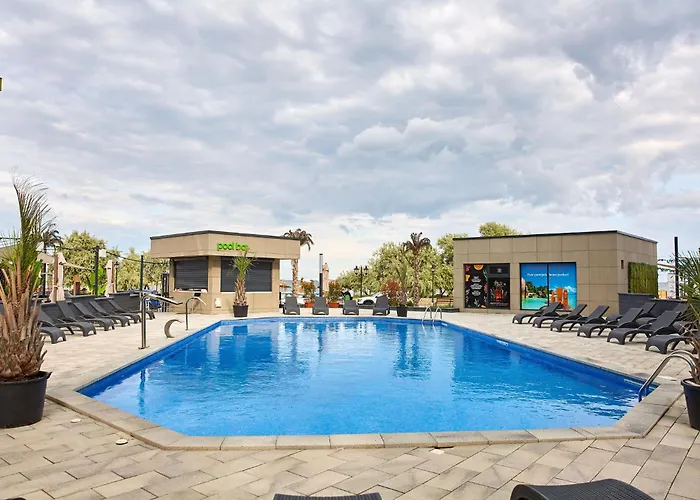 Madagascar By Alz * Năvodari